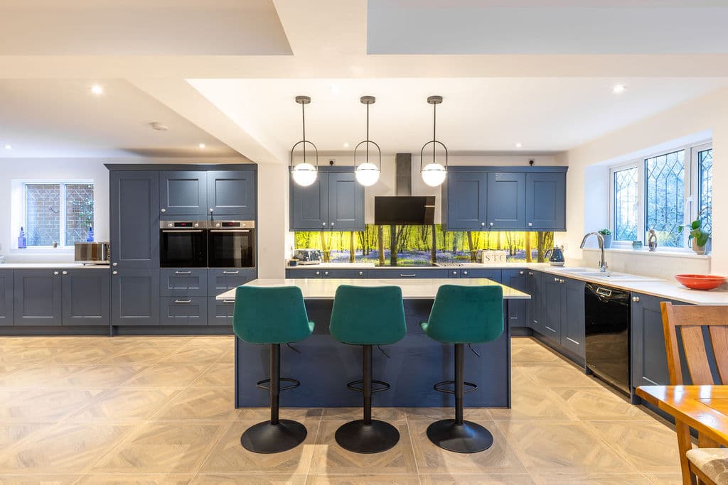 Kenley — A rear extension and open-plan kitchen in Kenley